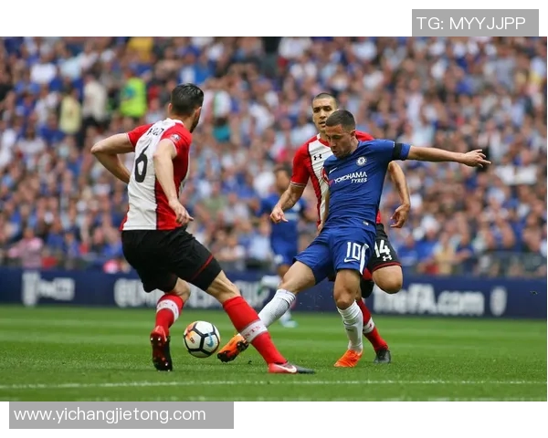 朴次茅斯与米尔顿的激烈对决展现英足坛新风貌